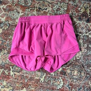 lululemon low rise hotty hots 4in
